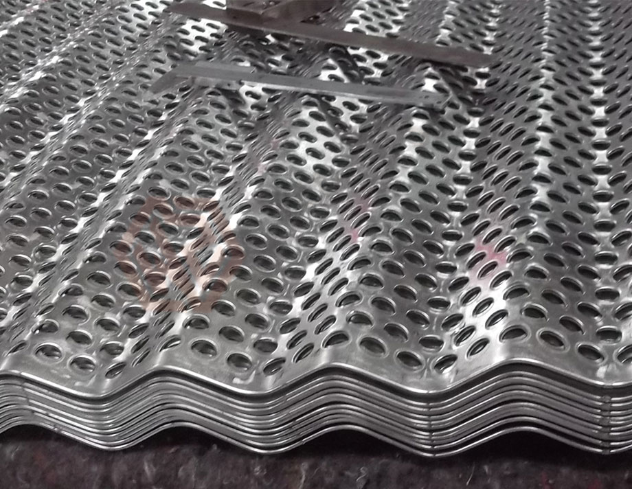 Cutting Steel Sheet